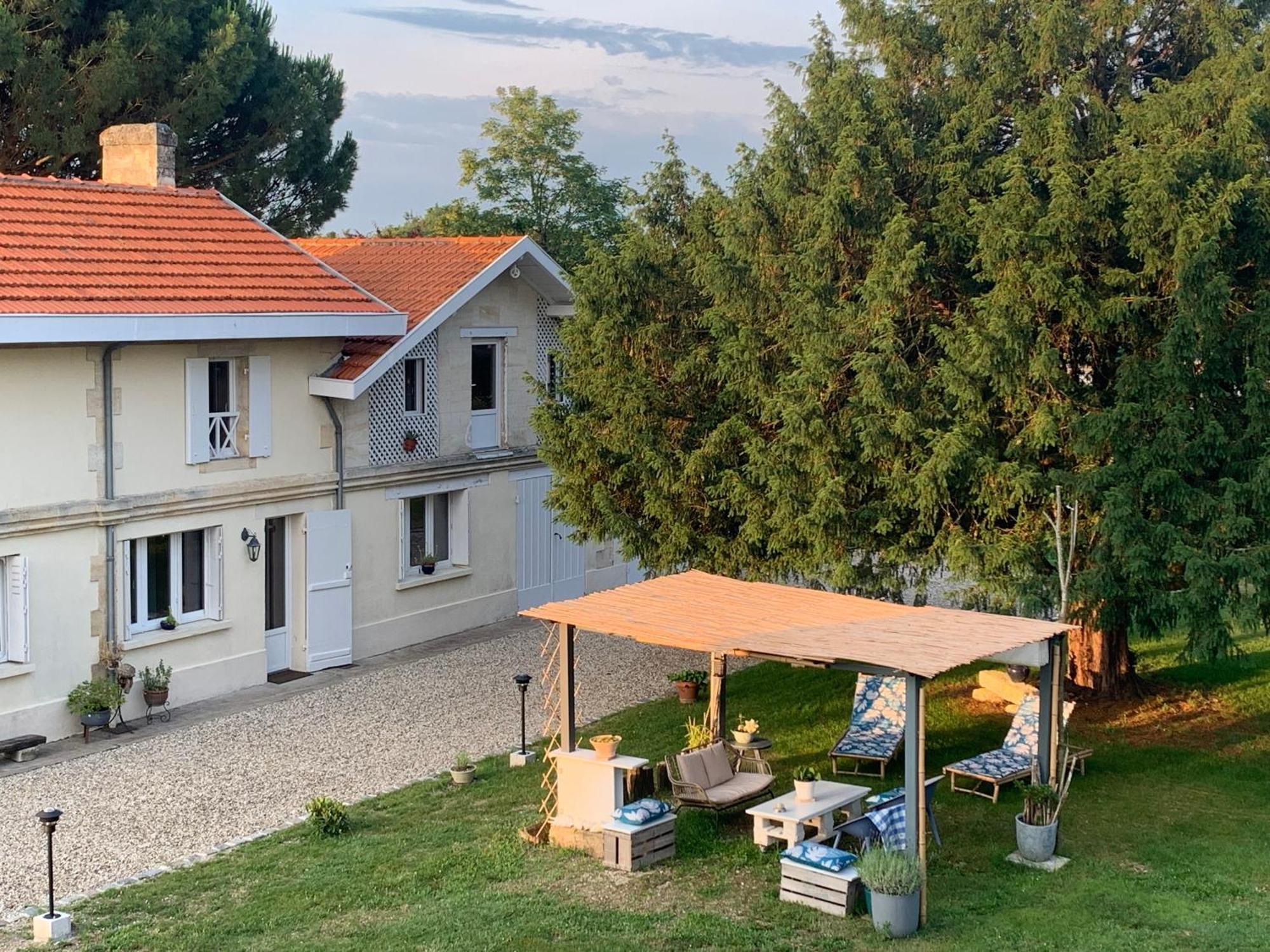Batisse En Pierre XVII Siecle 115 M² Avec Terrasse Villa Ambares-et-Lagrave Dış mekan fotoğraf