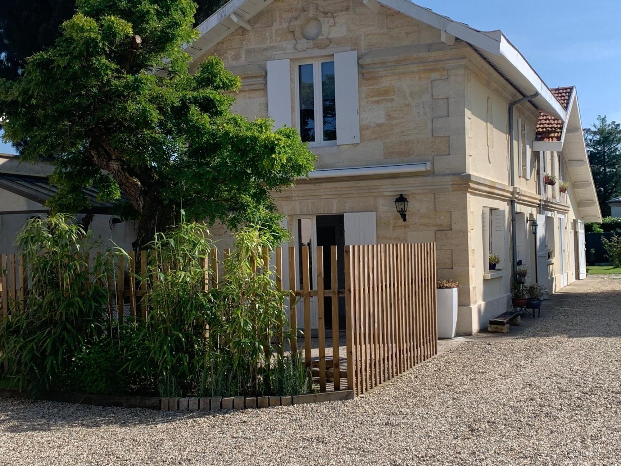 Batisse En Pierre XVII Siecle 115 M² Avec Terrasse Villa Ambares-et-Lagrave Dış mekan fotoğraf